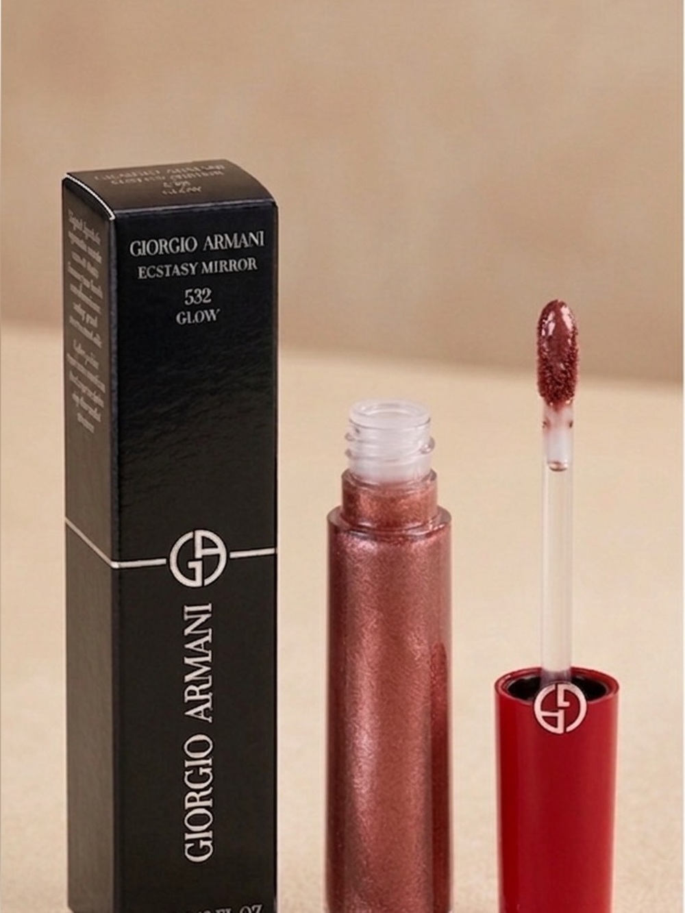 Armani Lip Maestro Velvet 532 Glow: Transitional Rose Nude to Coppery Rose Gold - Picture 6 of 8